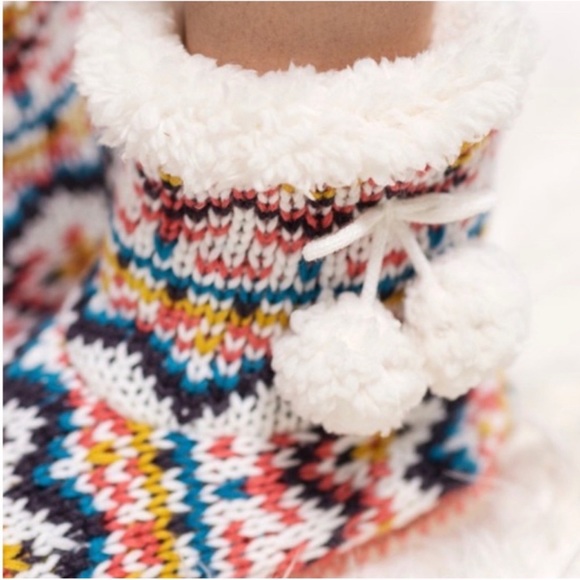 LAST1️⃣ Hand Knitted Women's Comfy Soft Faux Sherpa Lined Pom Slipper Boots - Picture 2 of 5